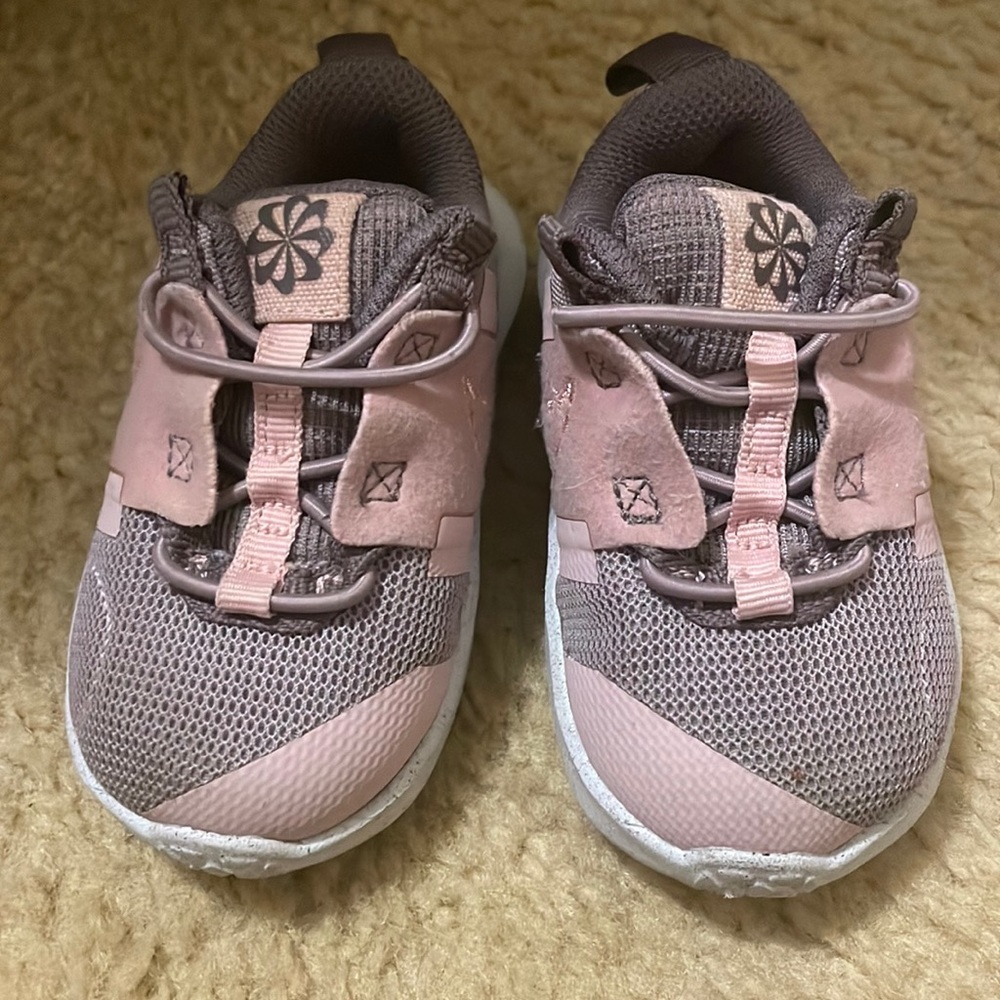 Nike toddler size 4 shoes